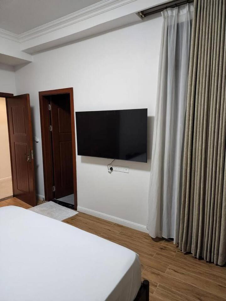 Lovely 3 Bedrooms 3 5 bath Apart with Pool and gym view 4