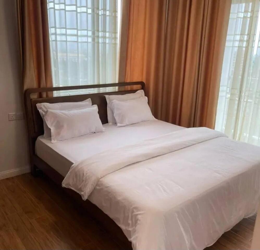 3Bd 3BA condo with pool and gym view 2