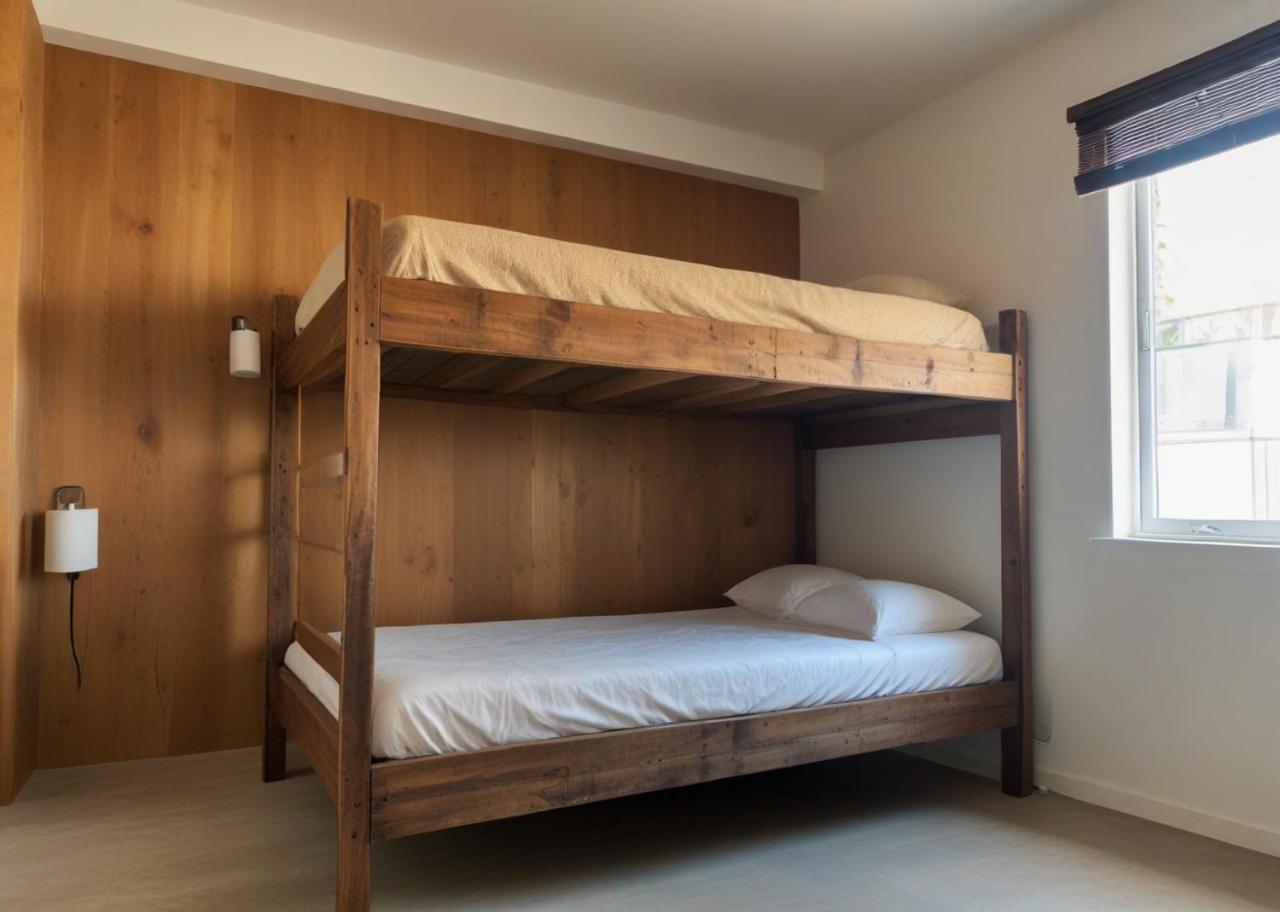 Gemütliches Etagenbett Zimmer mit Privatem Bad Nähe Flughafen