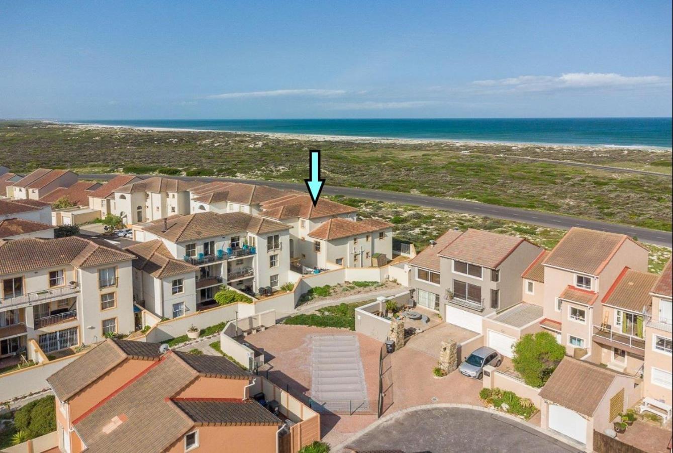 Santiago Bay Self-Catering Apartment in Capricorn Beach Estate, Muizenberg, close to the beach