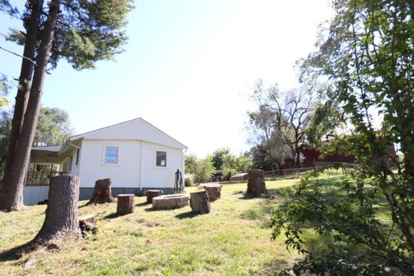 Modern Farm Home WT Large Parking, Front Porch