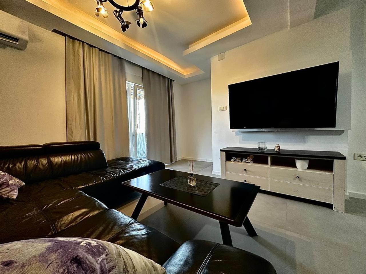 L&M sea view apartment view 5