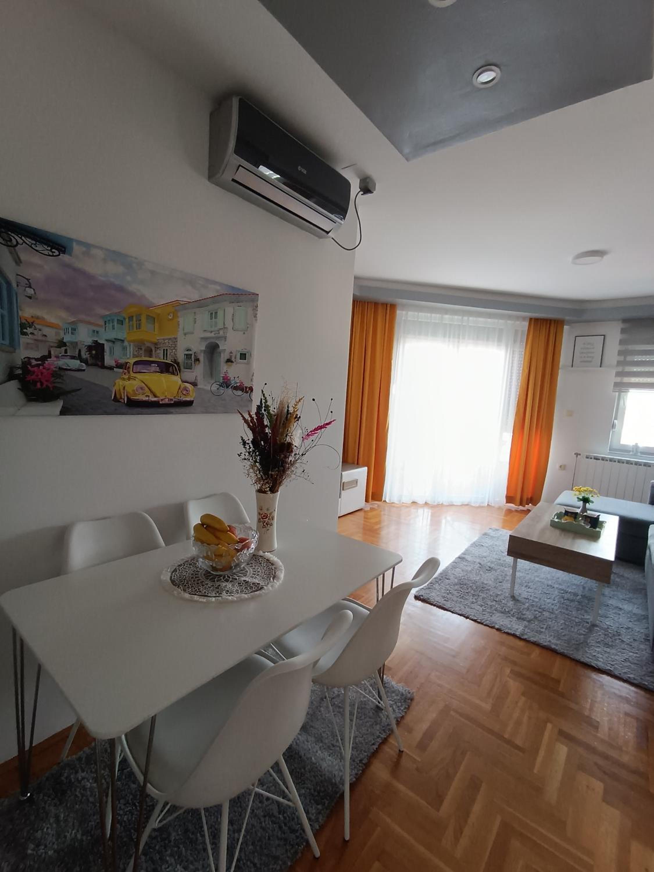 Top Center Apartment