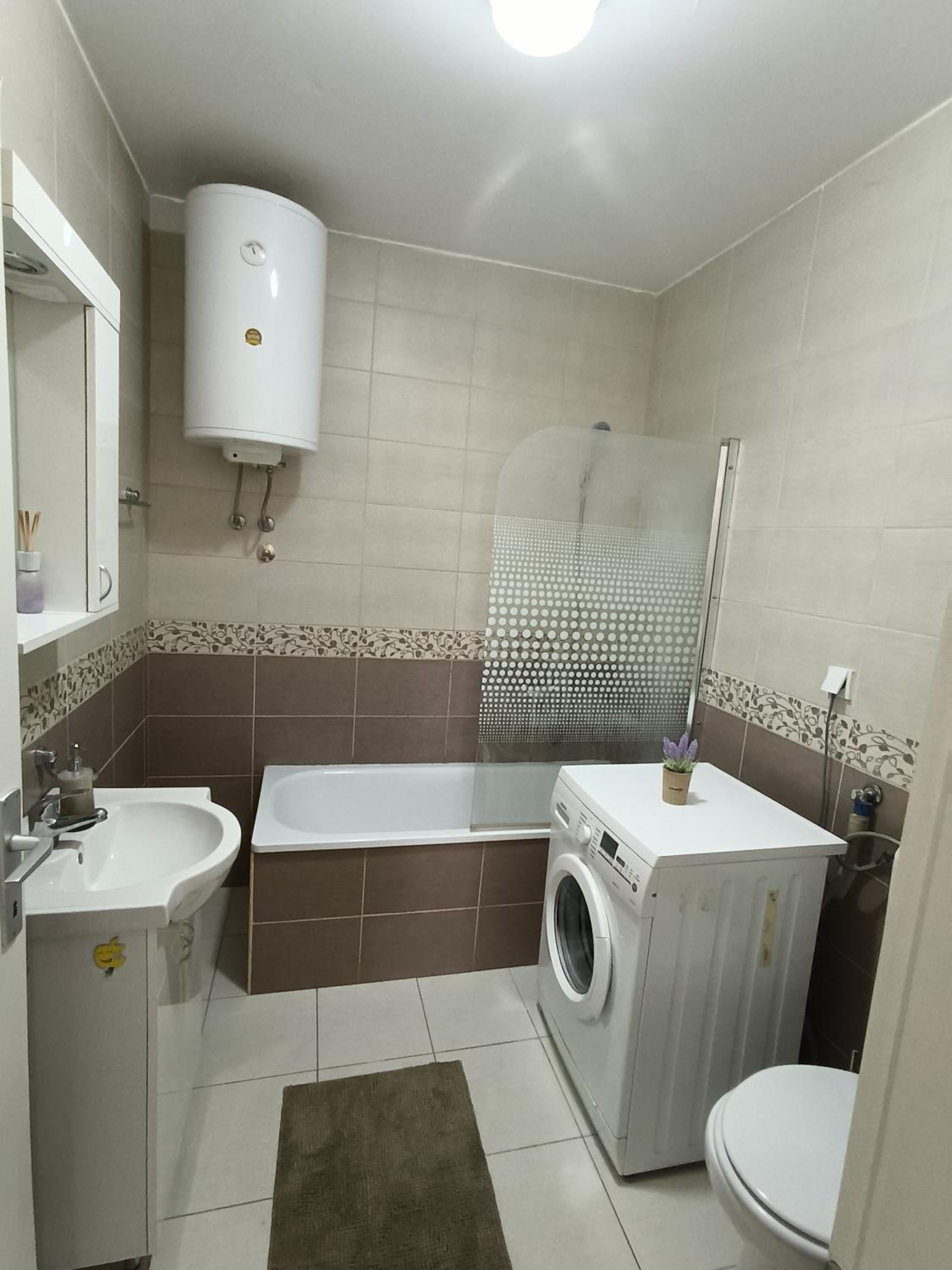 Top Center Apartment