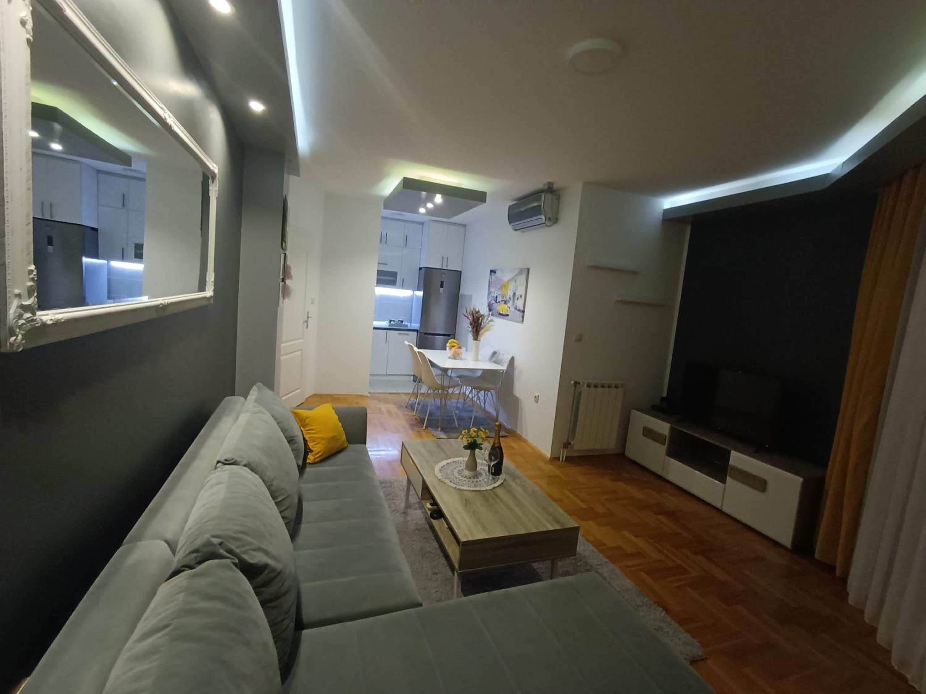 Top Center Apartment