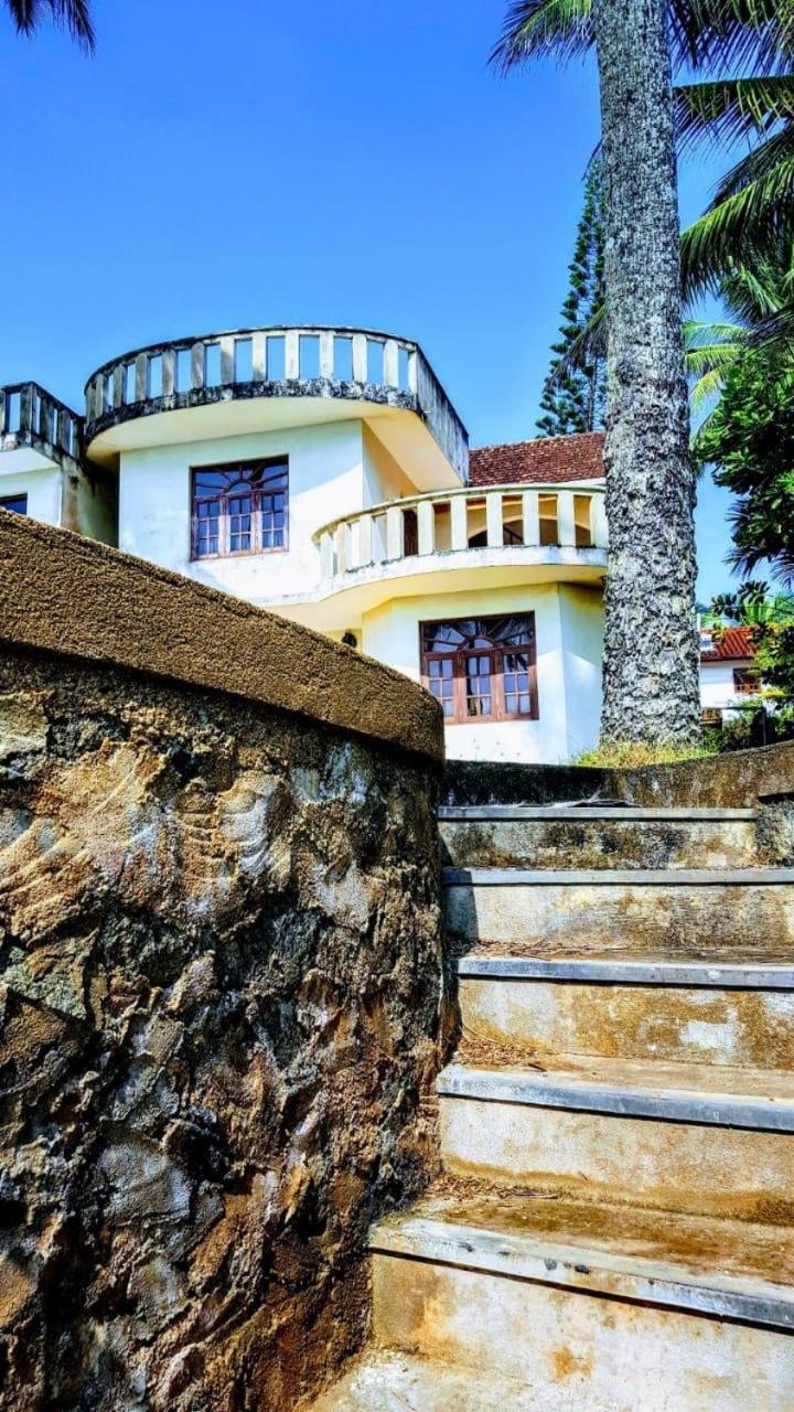 Suwapath Villa