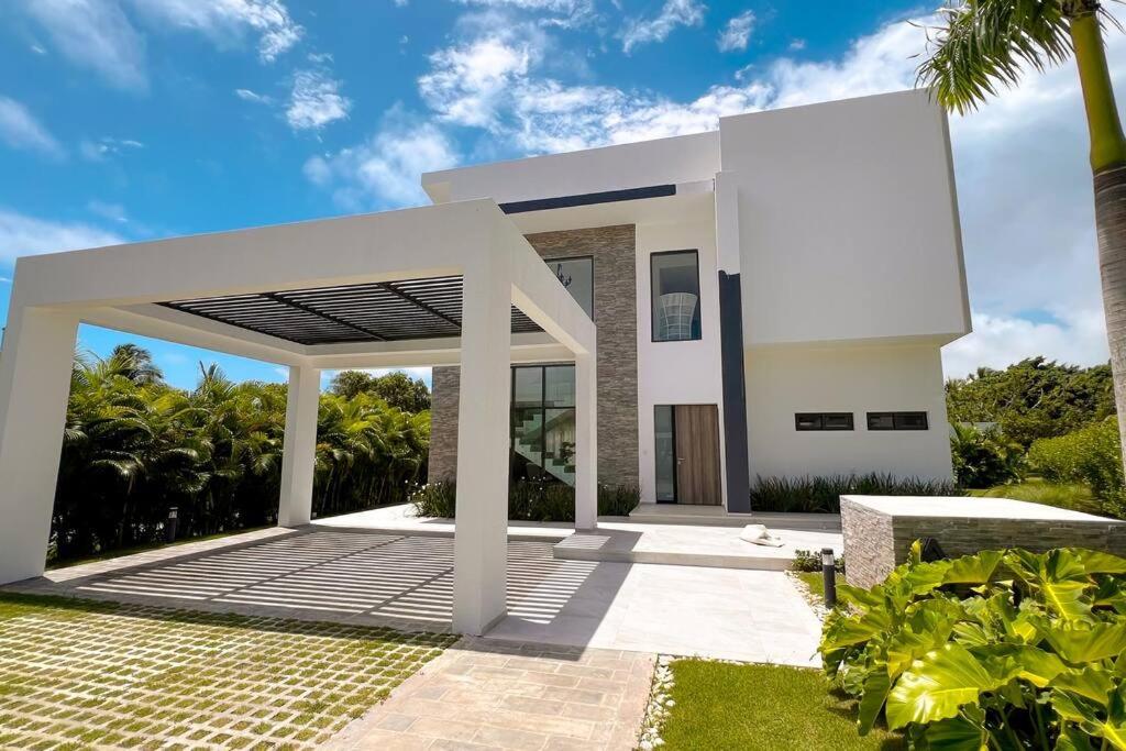 New Luxury Villa Cocotal Golf