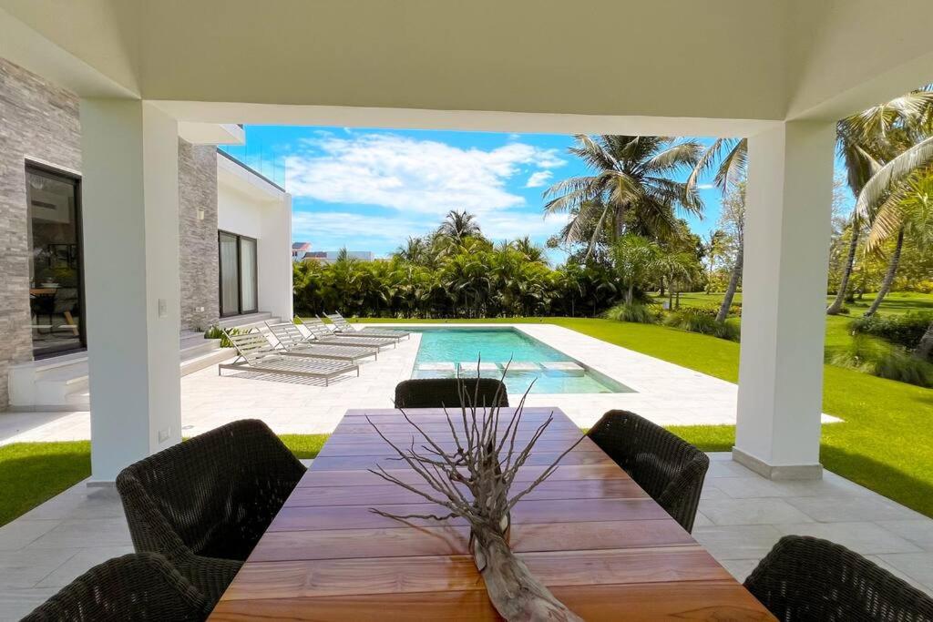New Luxury Villa Cocotal Golf