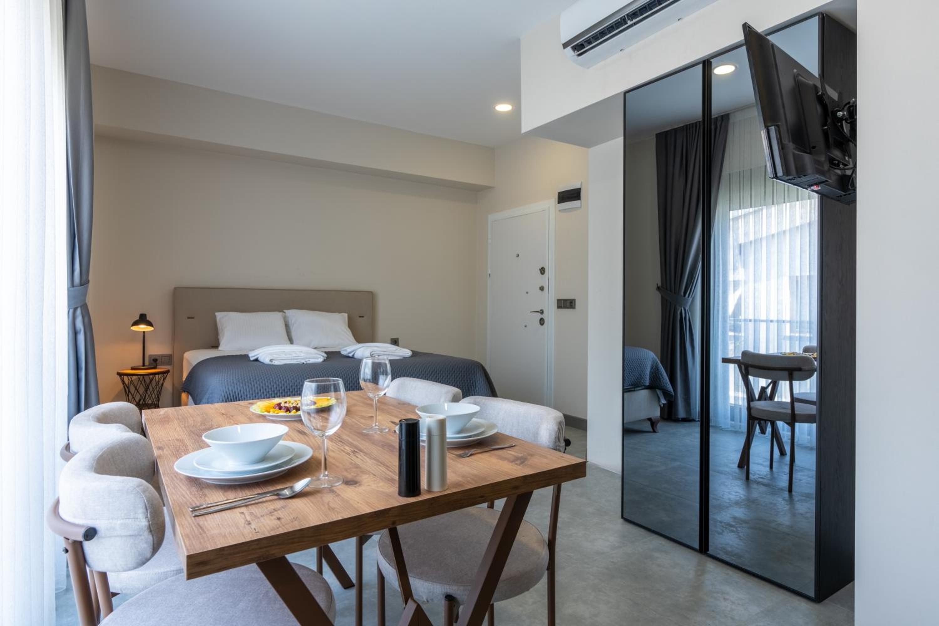 Loi Suite