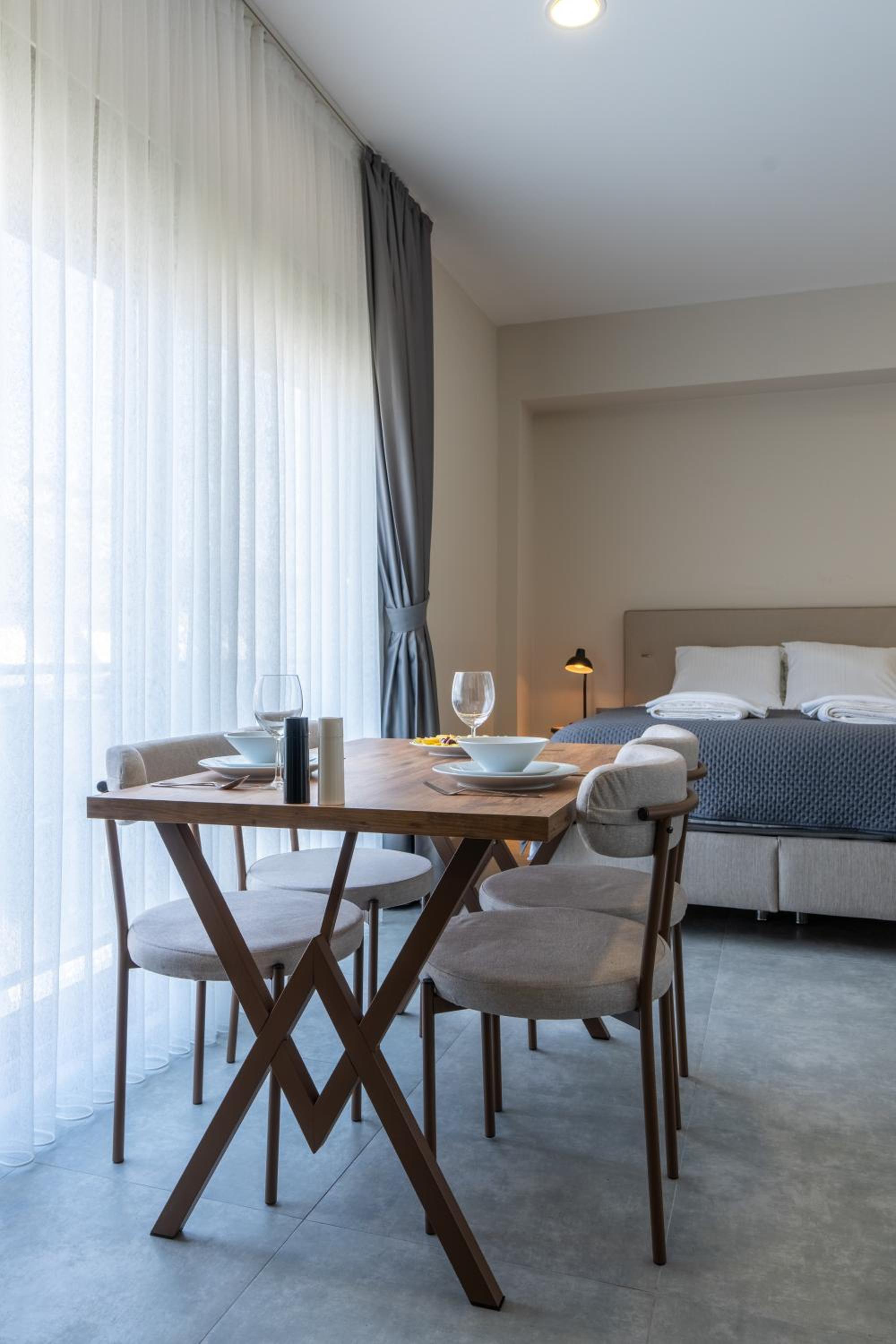 Loi Suite
