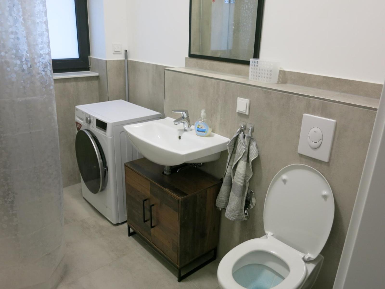 Elvano Apartments