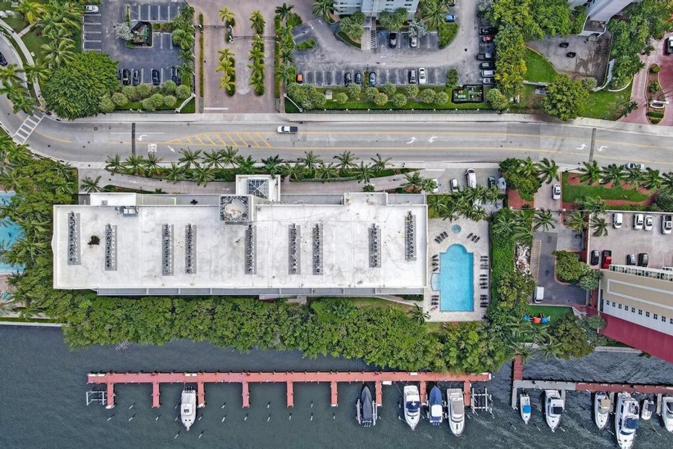 Le Petit Italie ,water View 22 With Pool view 5