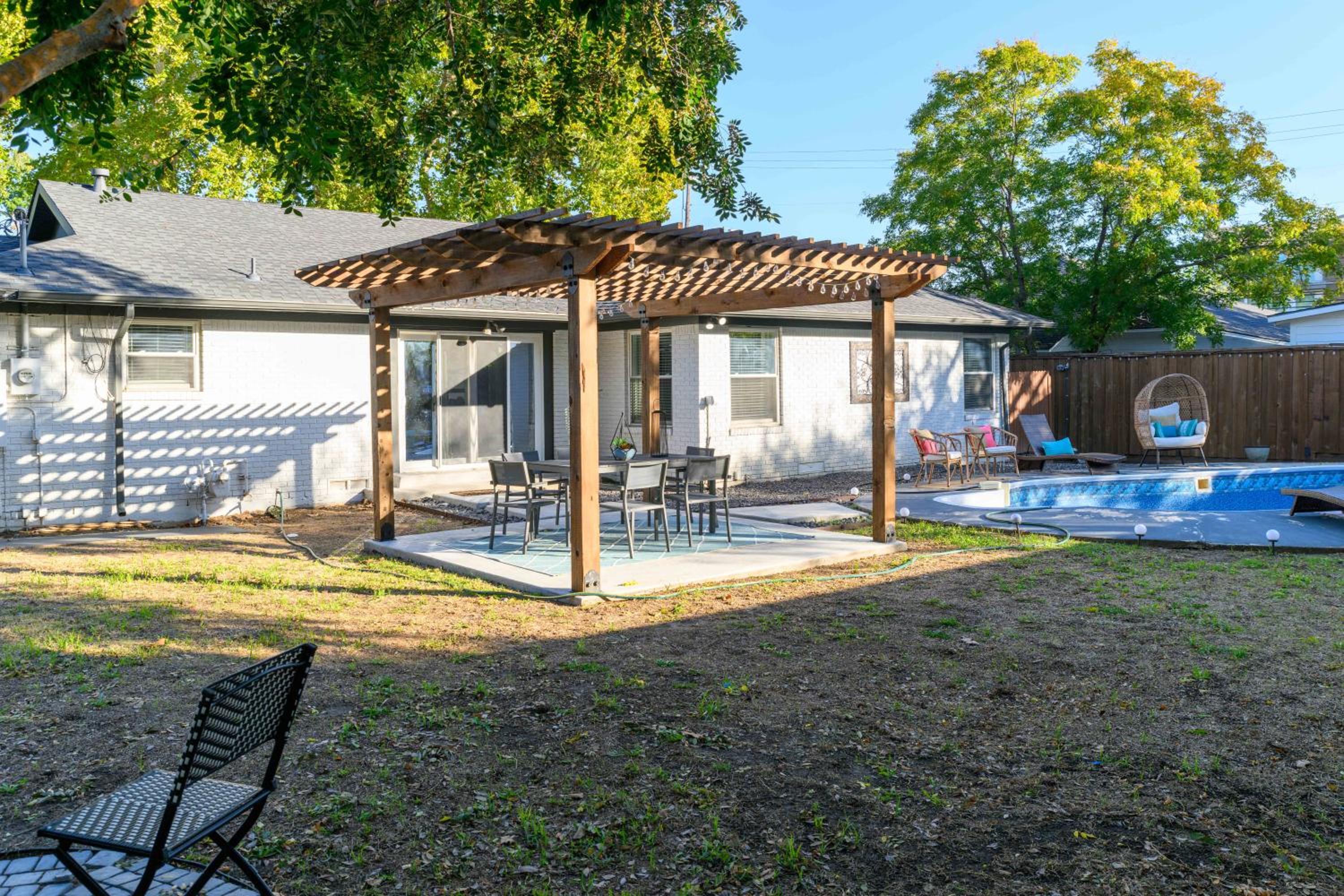 Modern Midway Hollow with Pool! view 2