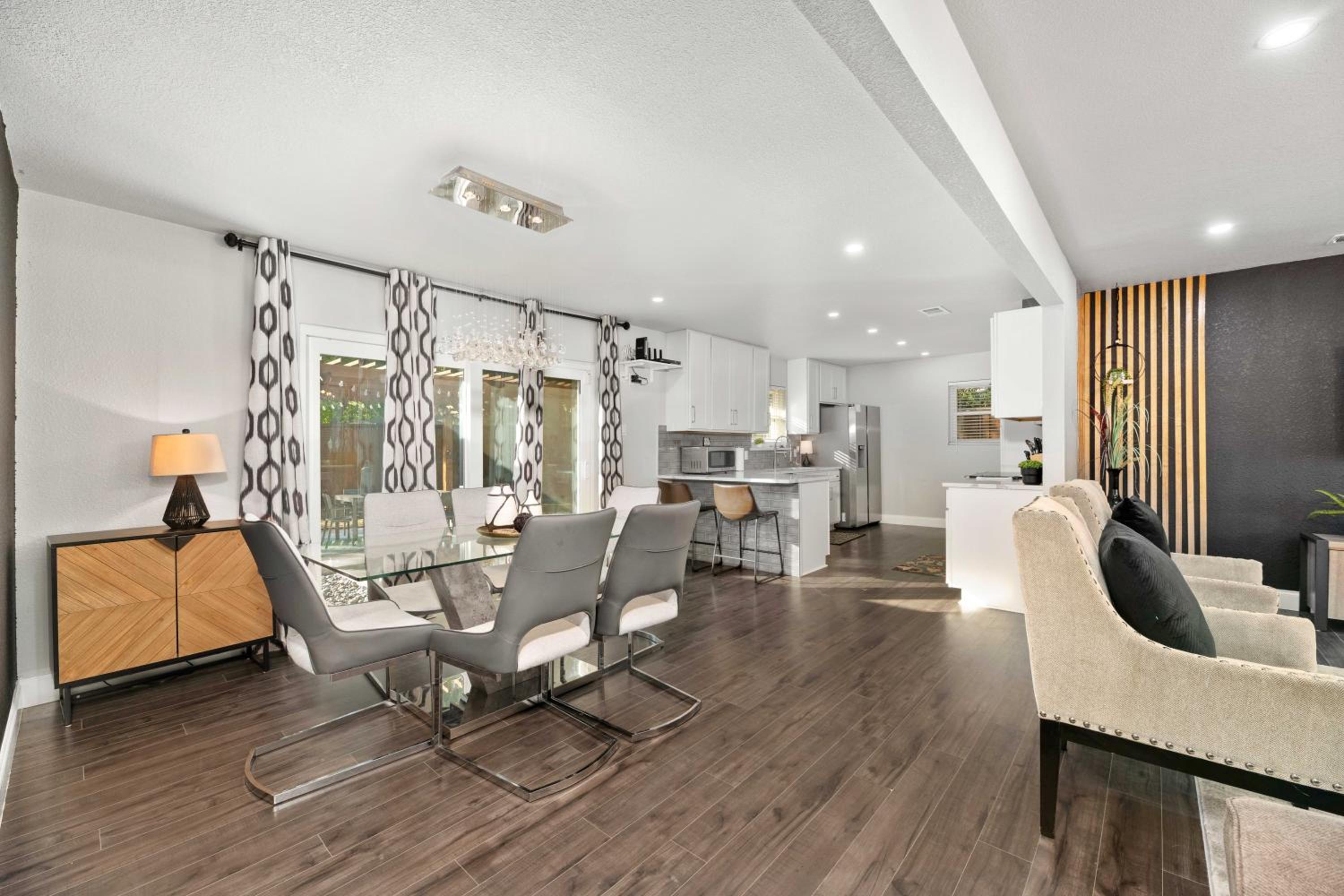 Modern Midway Hollow with Pool! view 3