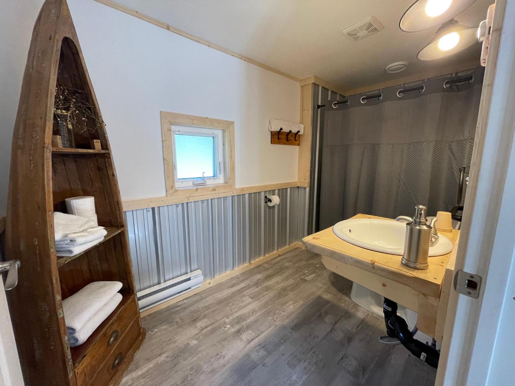 Mount Logan EcoLodge & Retreat Center