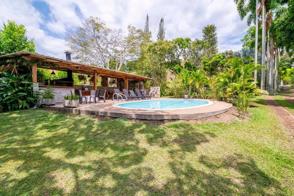 Increíble finca campestre en Cerritos-Pereira
