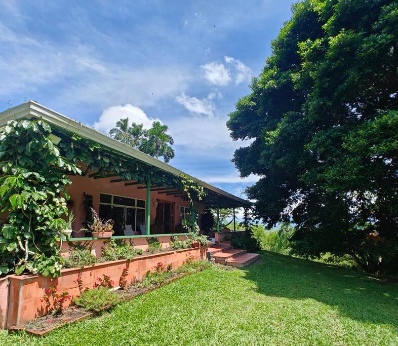 Increíble finca campestre en Cerritos-Pereira
