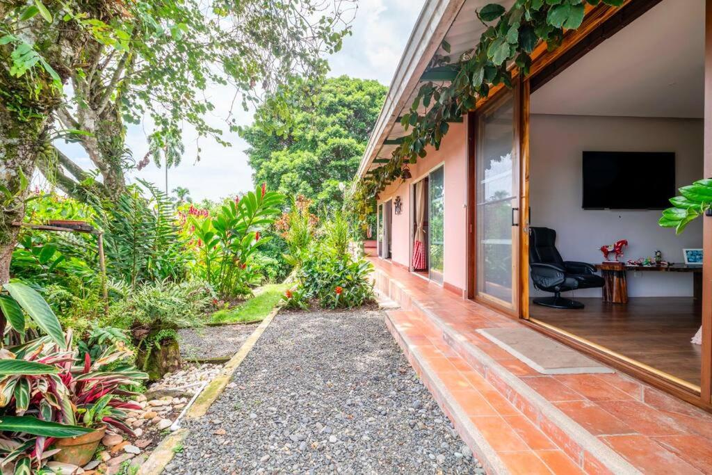Increíble finca campestre en Cerritos-Pereira