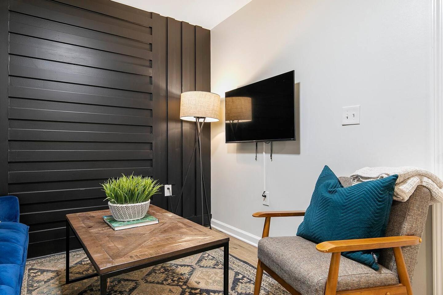 Charming 2BR Retreat-Free Parking view 2