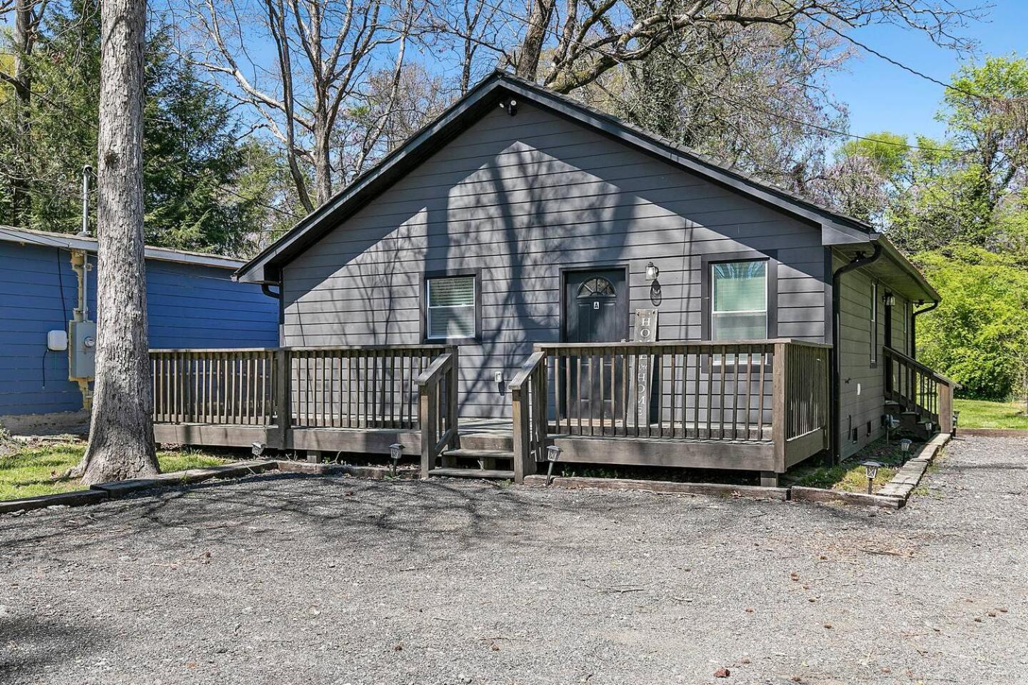 Charming 2BR Retreat-Free Parking view 4