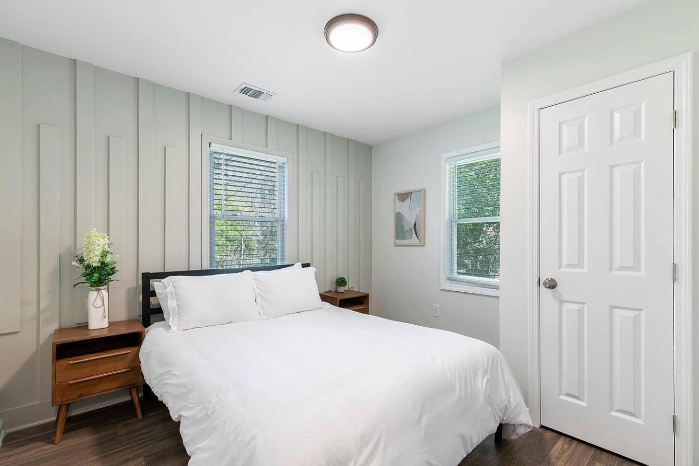 Charming 2BR Retreat-Free Parking view 5