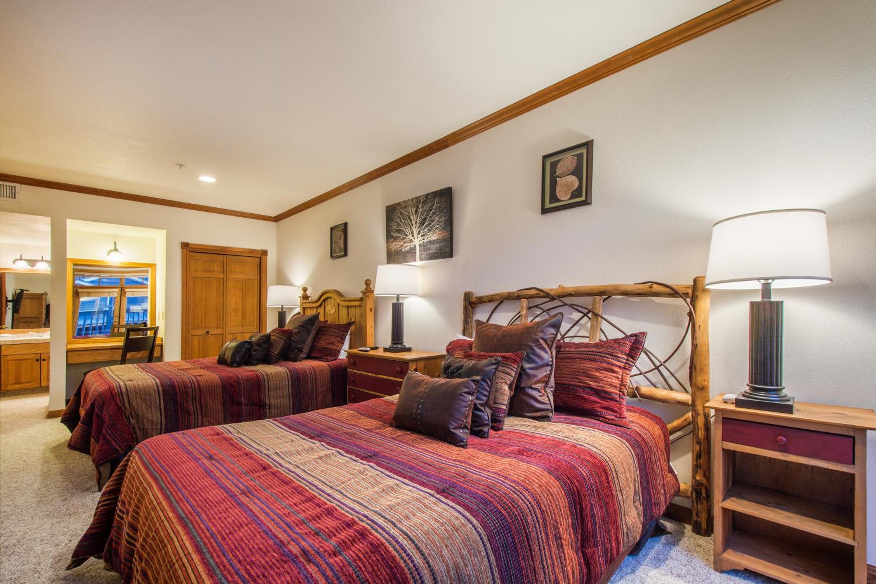 Downtown 2 Bedroom Town Lift by All Season Resorts Lodging