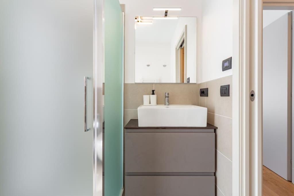 FREE PARKING East Garden Suite elegante moderna