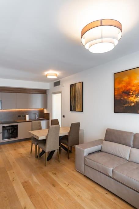 FREE PARKING East Garden Suite elegante moderna
