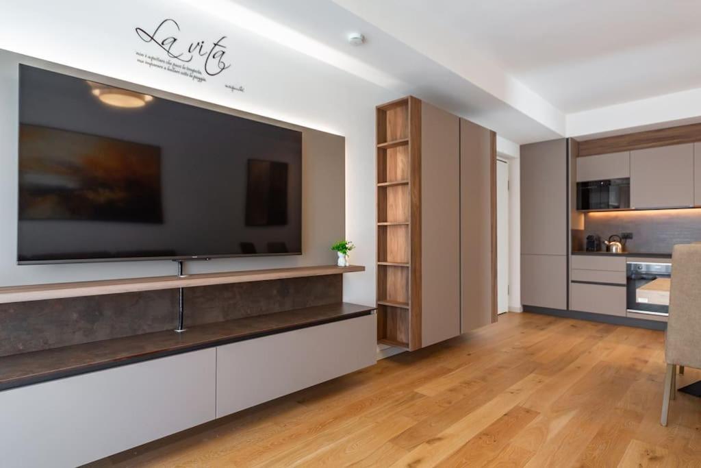 FREE PARKING East Garden Suite elegante moderna