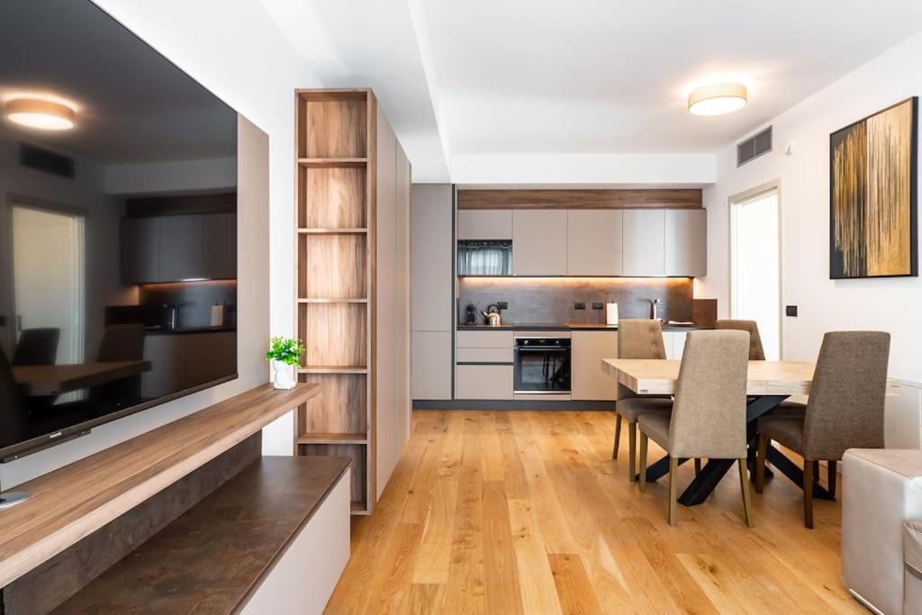 FREE PARKING East Garden Suite elegante moderna