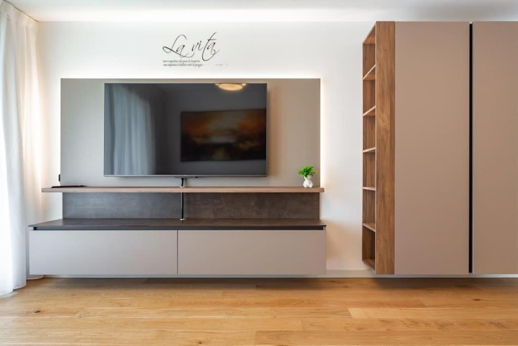 FREE PARKING East Garden Suite elegante moderna