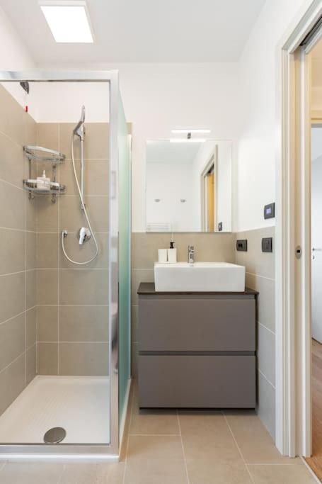 FREE PARKING East Garden Suite elegante moderna