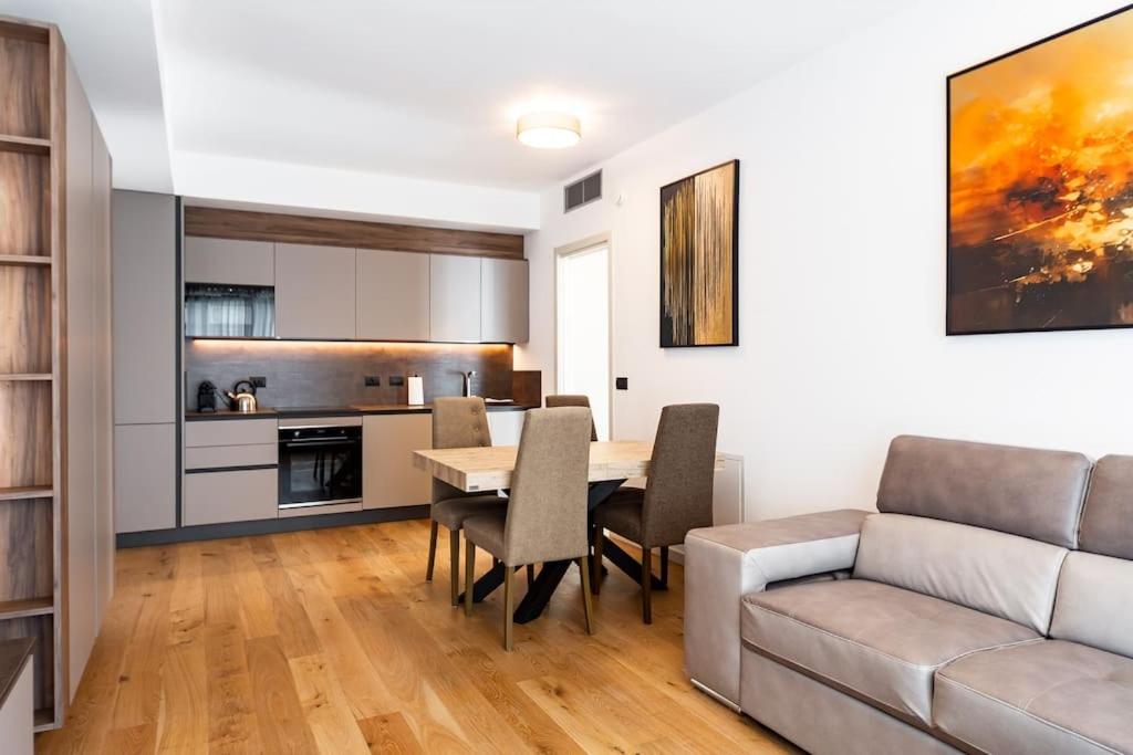 FREE PARKING East Garden Suite elegante moderna