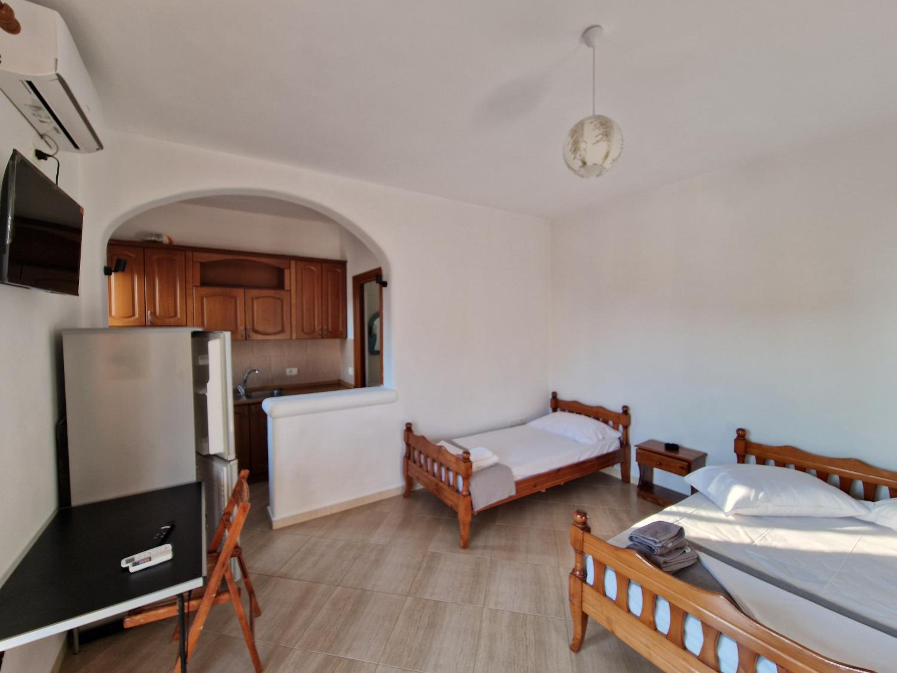 VILA Mina