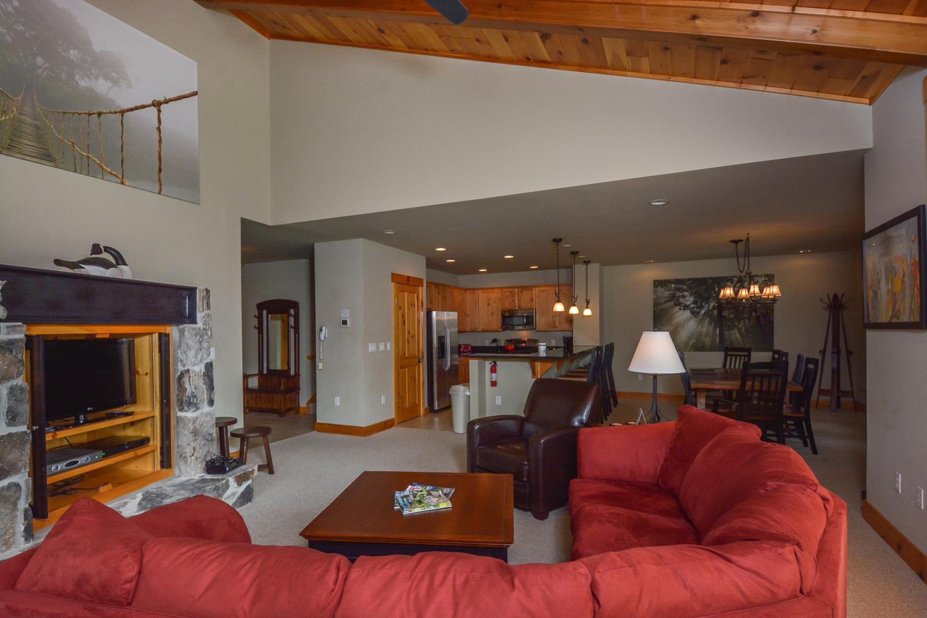 Retreat on Main Street view 4