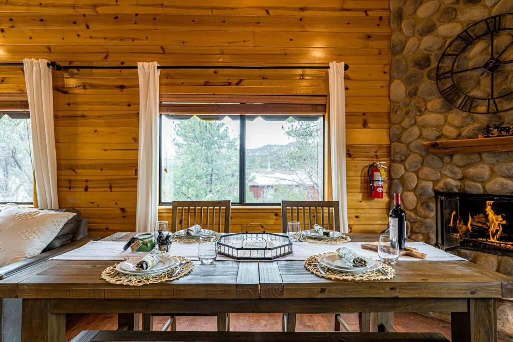 Garden Lodge Luxury Cabin Stunning Views and Hot Tub