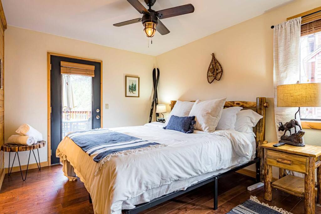 Garden Lodge Luxury Cabin Stunning Views and Hot Tub