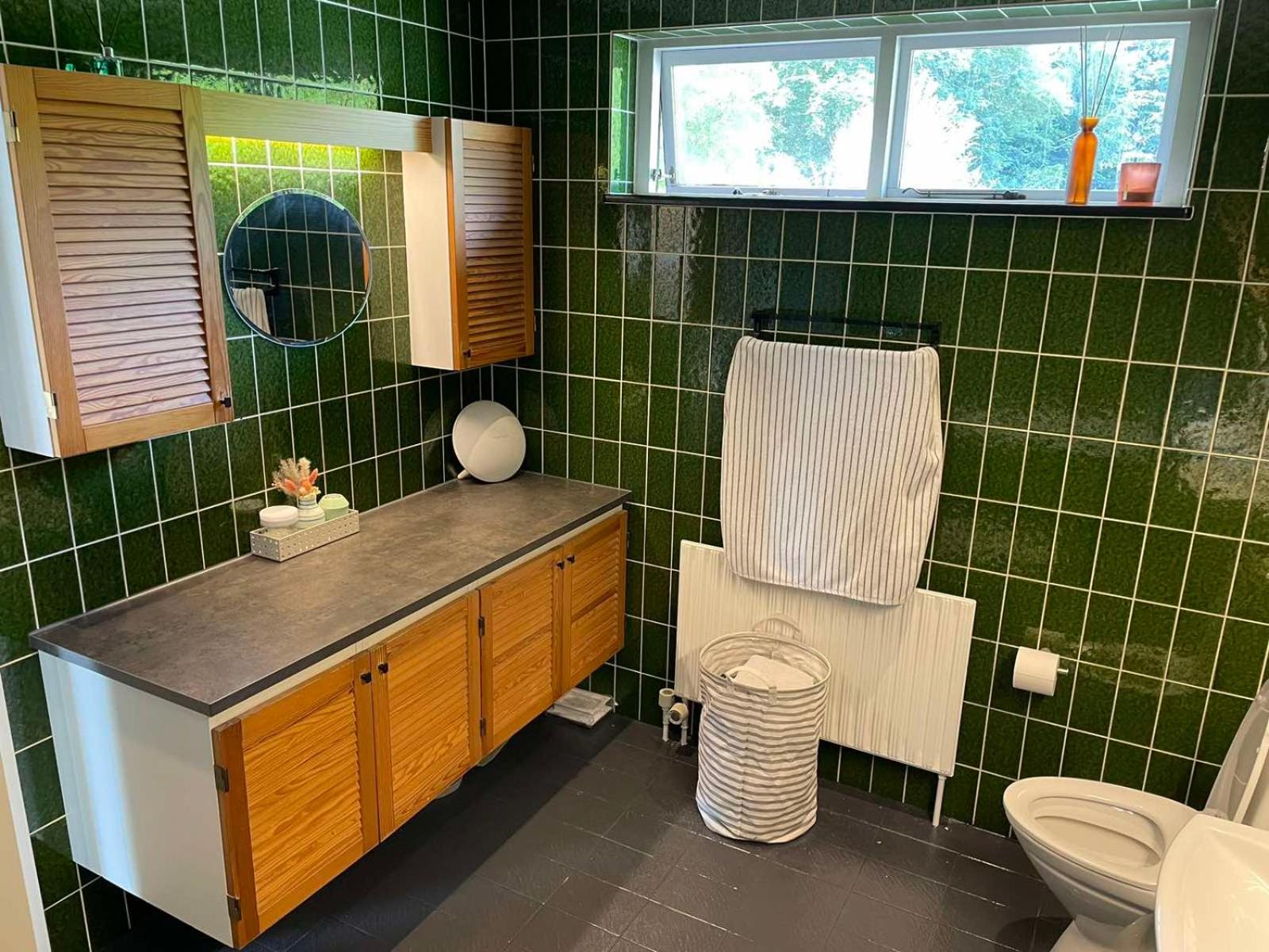 Stort hus med aktivitetsrum og dejlig have