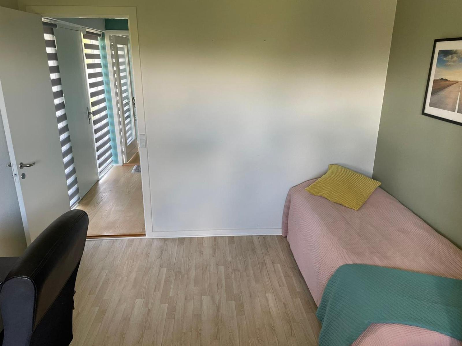 Stort hus med aktivitetsrum og dejlig have