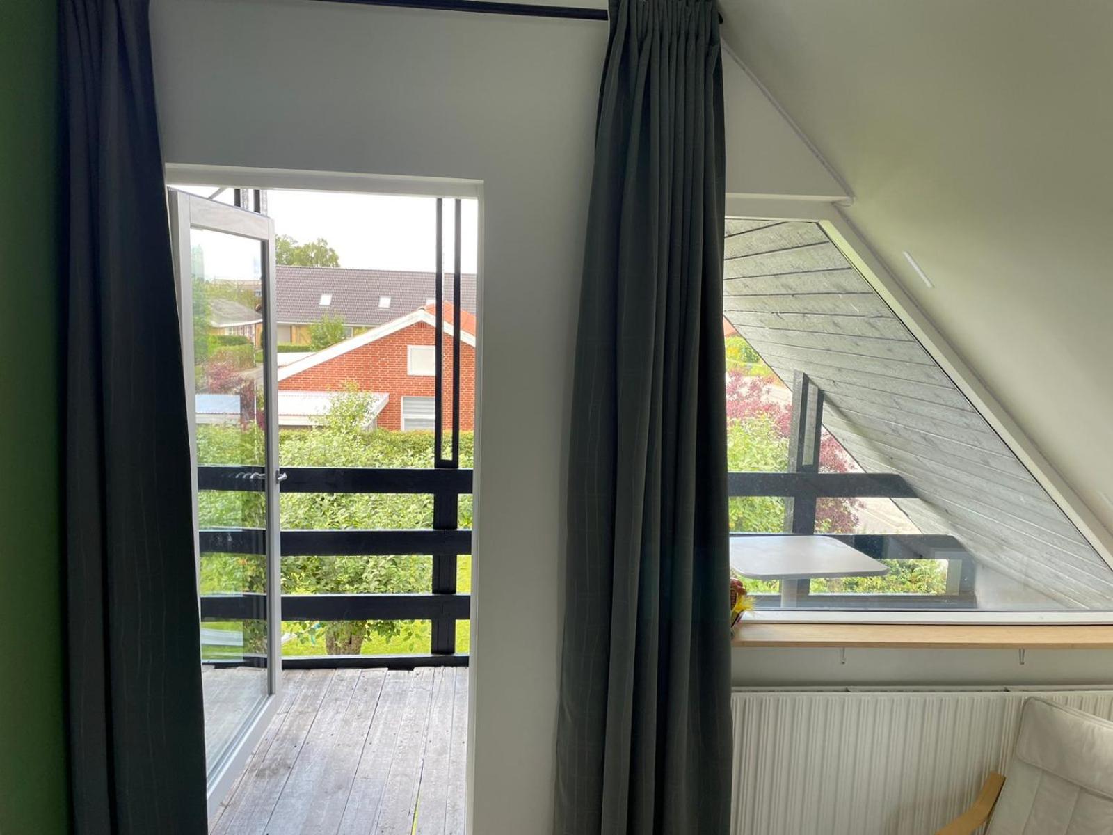 Stort hus med aktivitetsrum og dejlig have