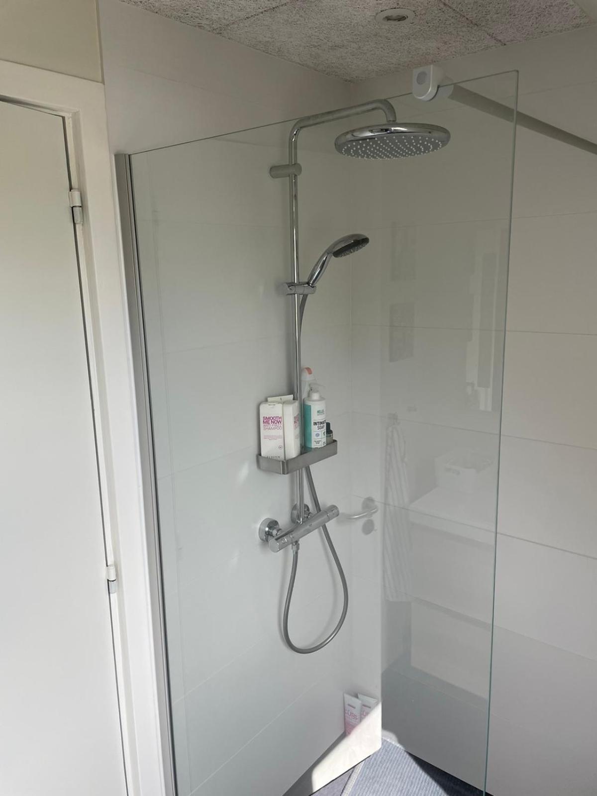 Stort hus med aktivitetsrum og dejlig have