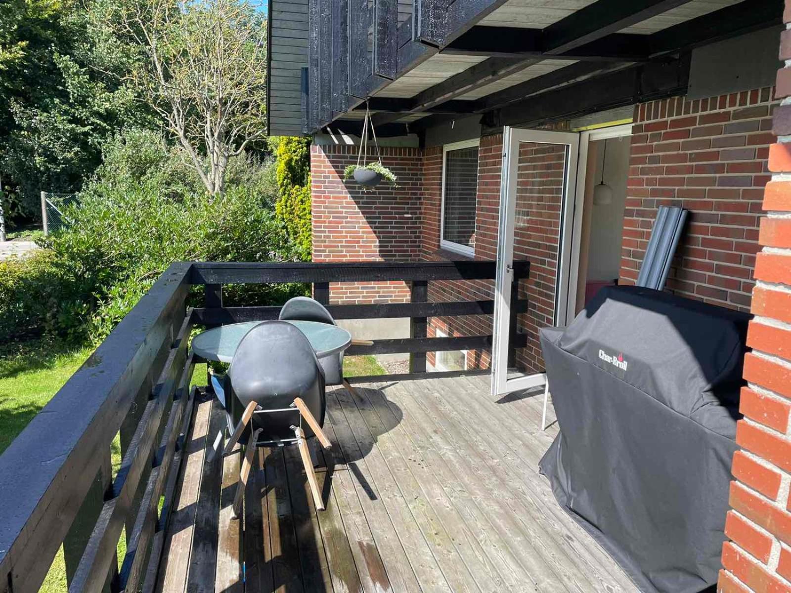Stort hus med aktivitetsrum og dejlig have