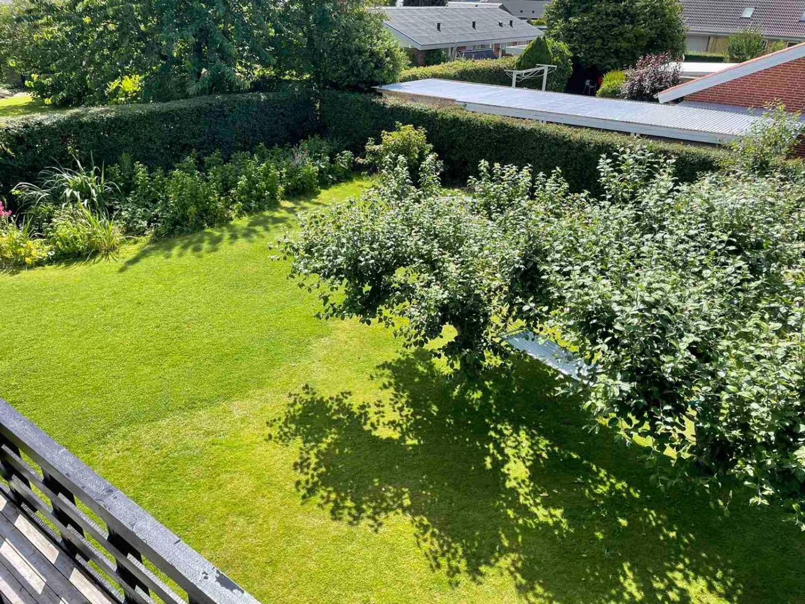 Stort hus med aktivitetsrum og dejlig have