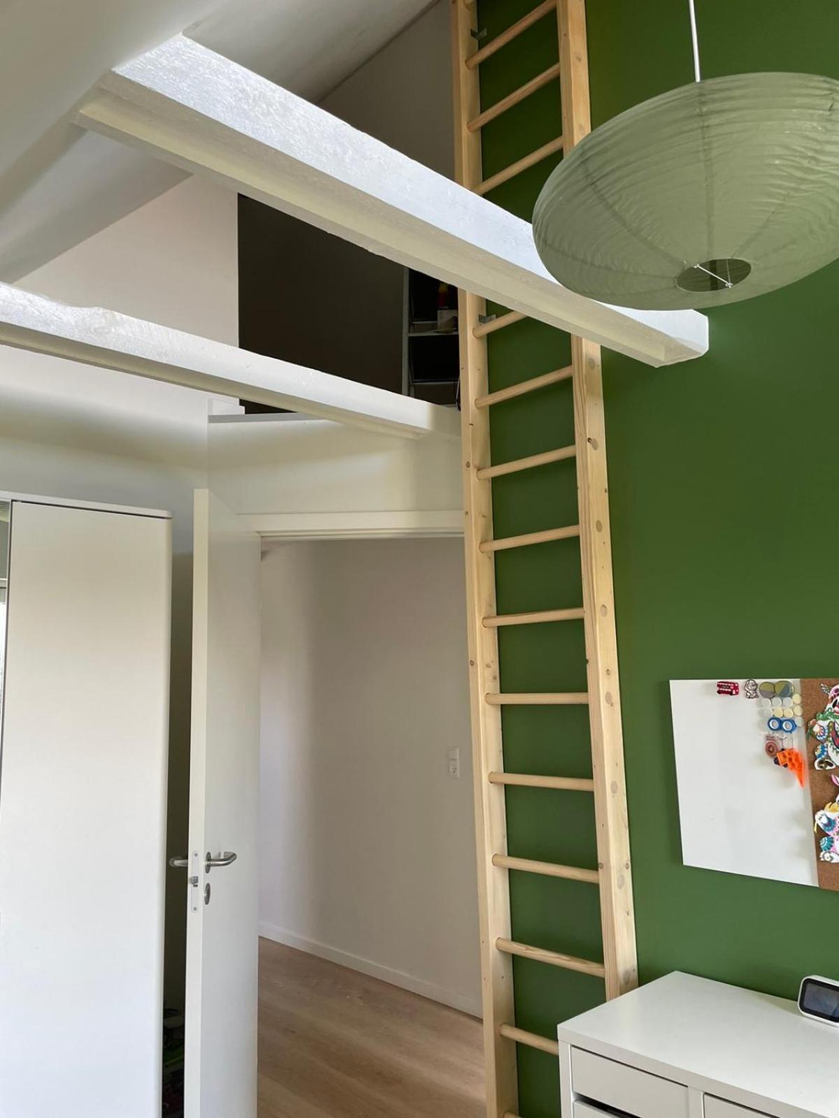 Stort hus med aktivitetsrum og dejlig have