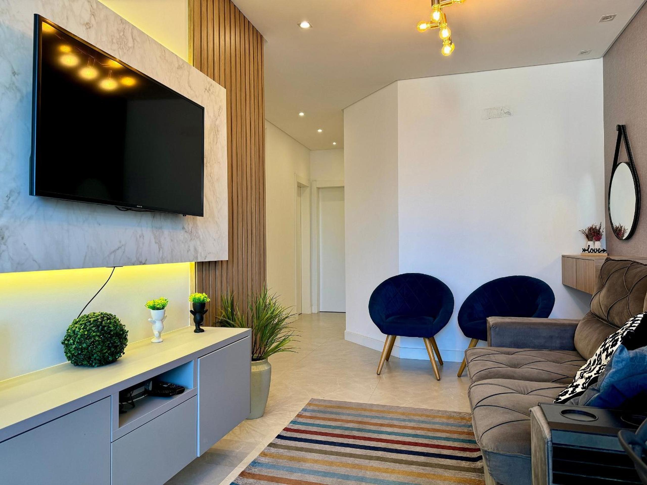 Lindo Apartamento com piscina em Bombas / SC