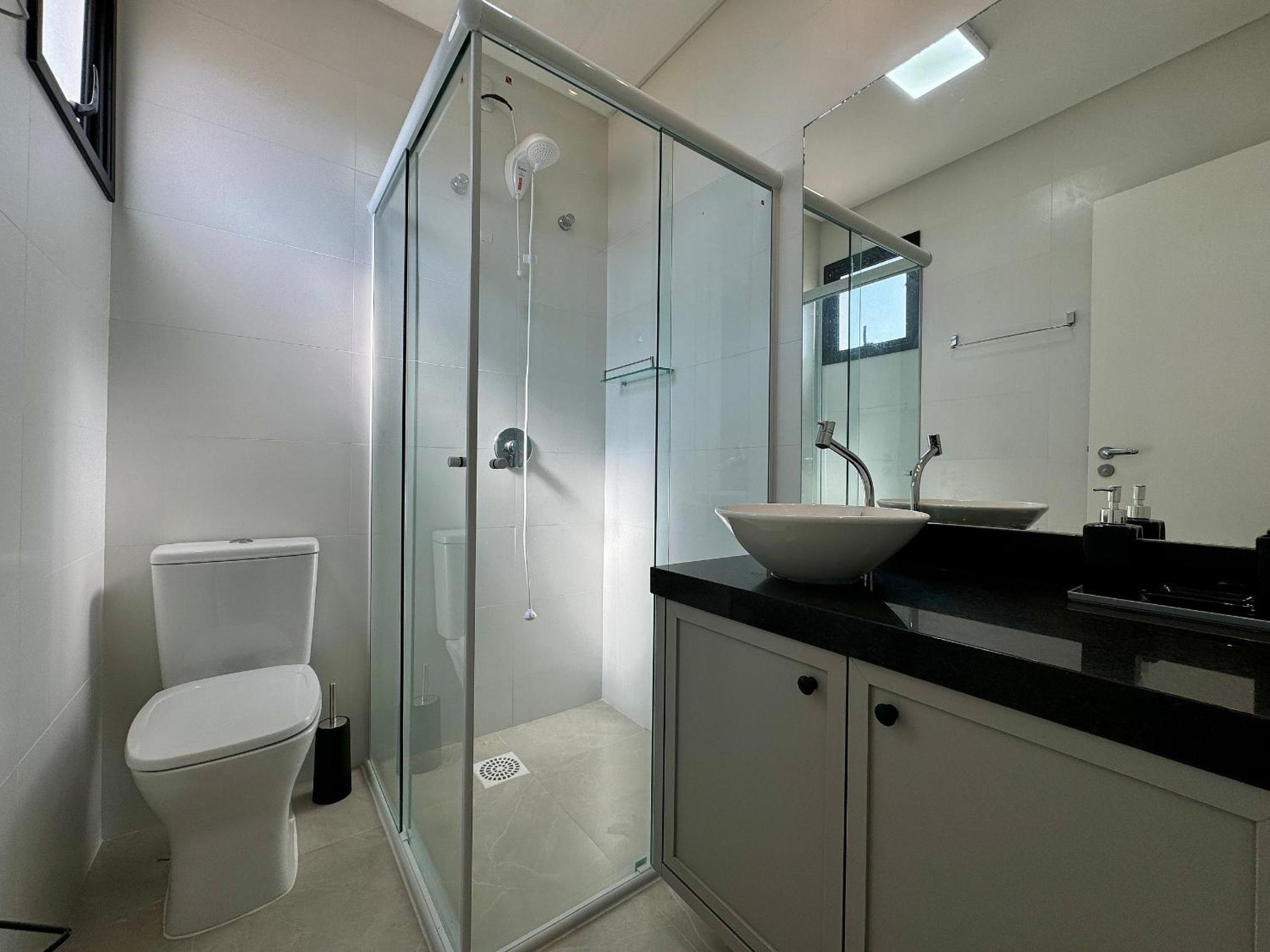 Lindo Apartamento com piscina em Bombas / SC