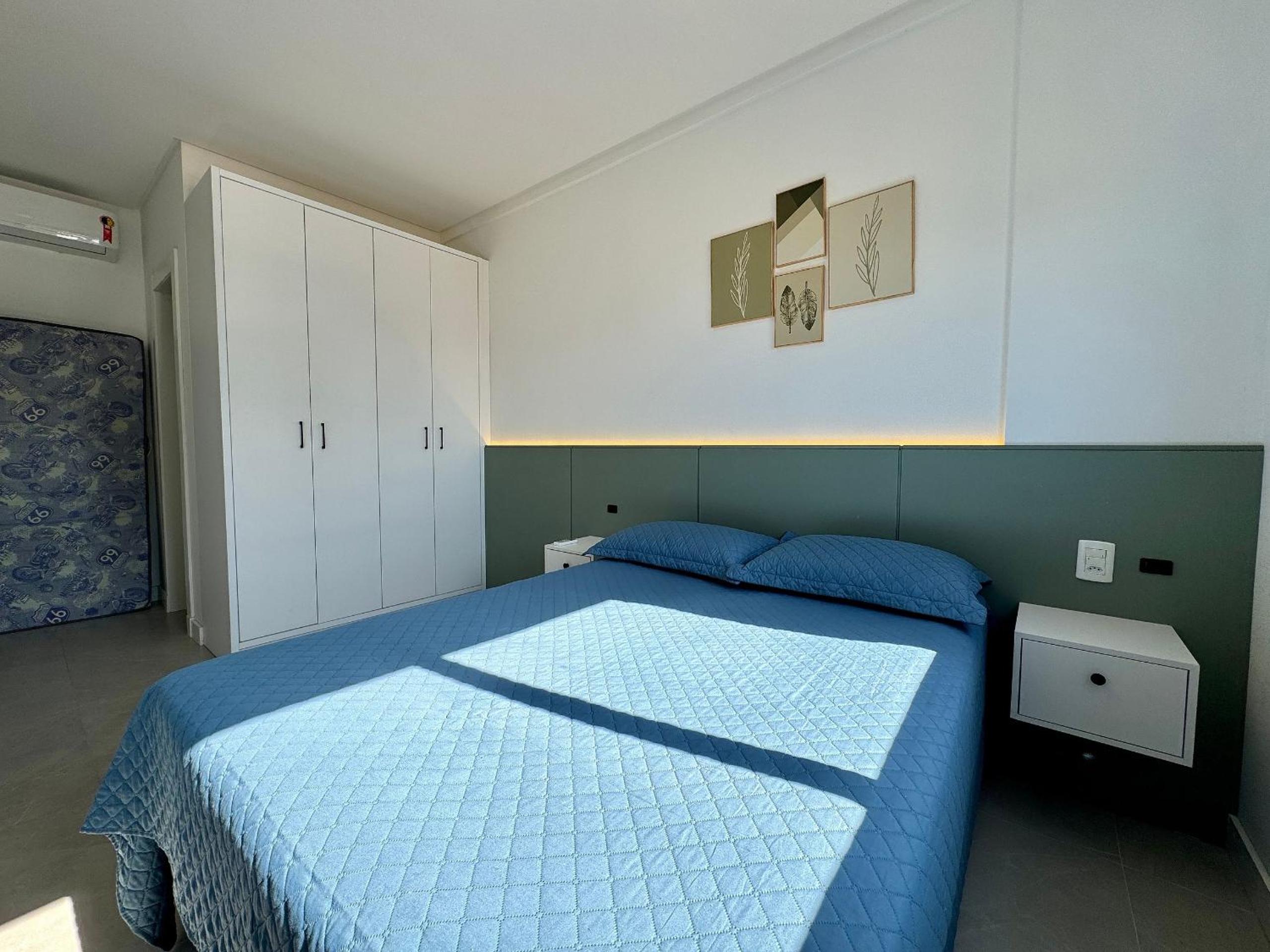 Lindo Apartamento com piscina em Bombas / SC