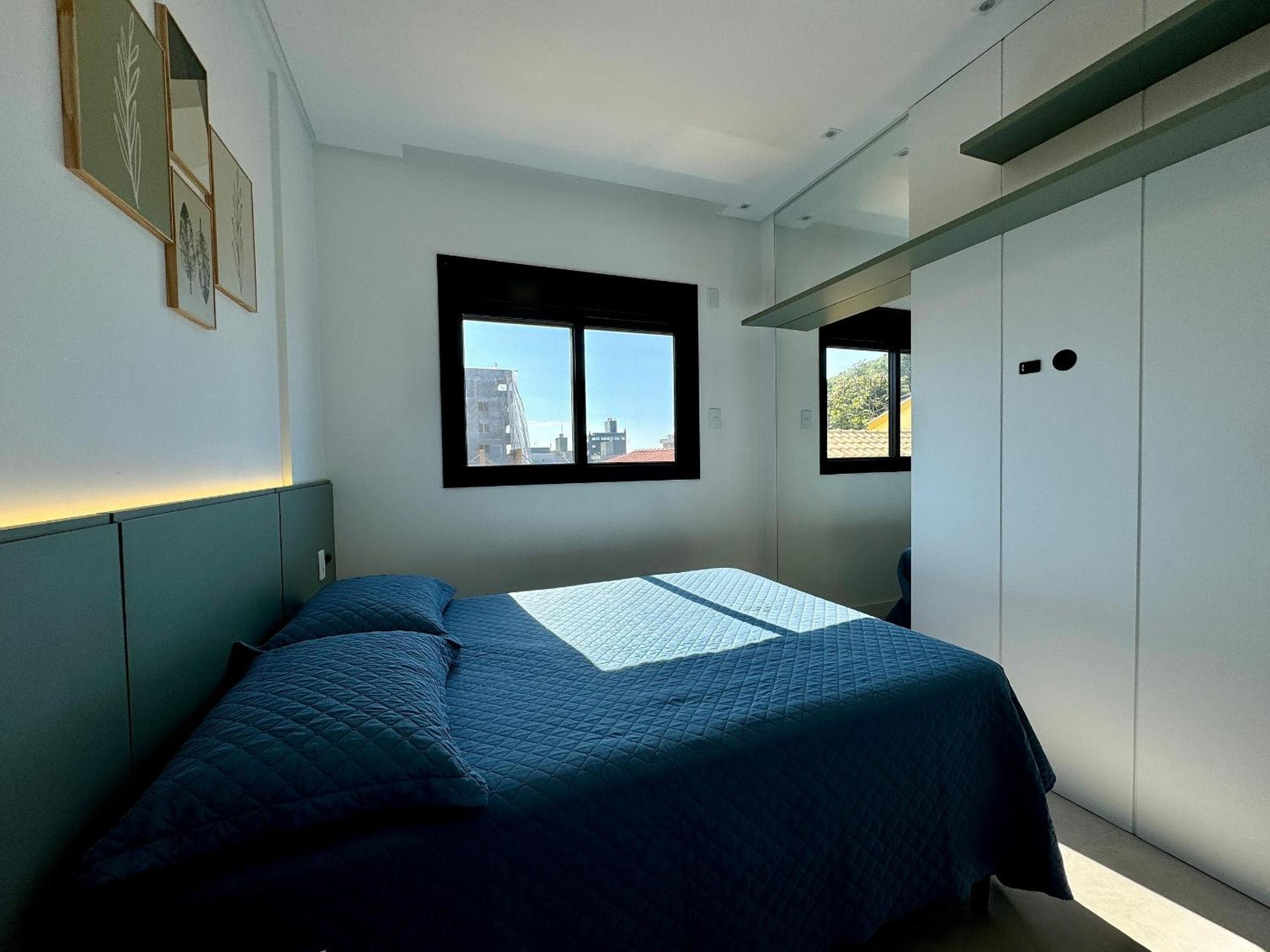 Lindo Apartamento com piscina em Bombas / SC