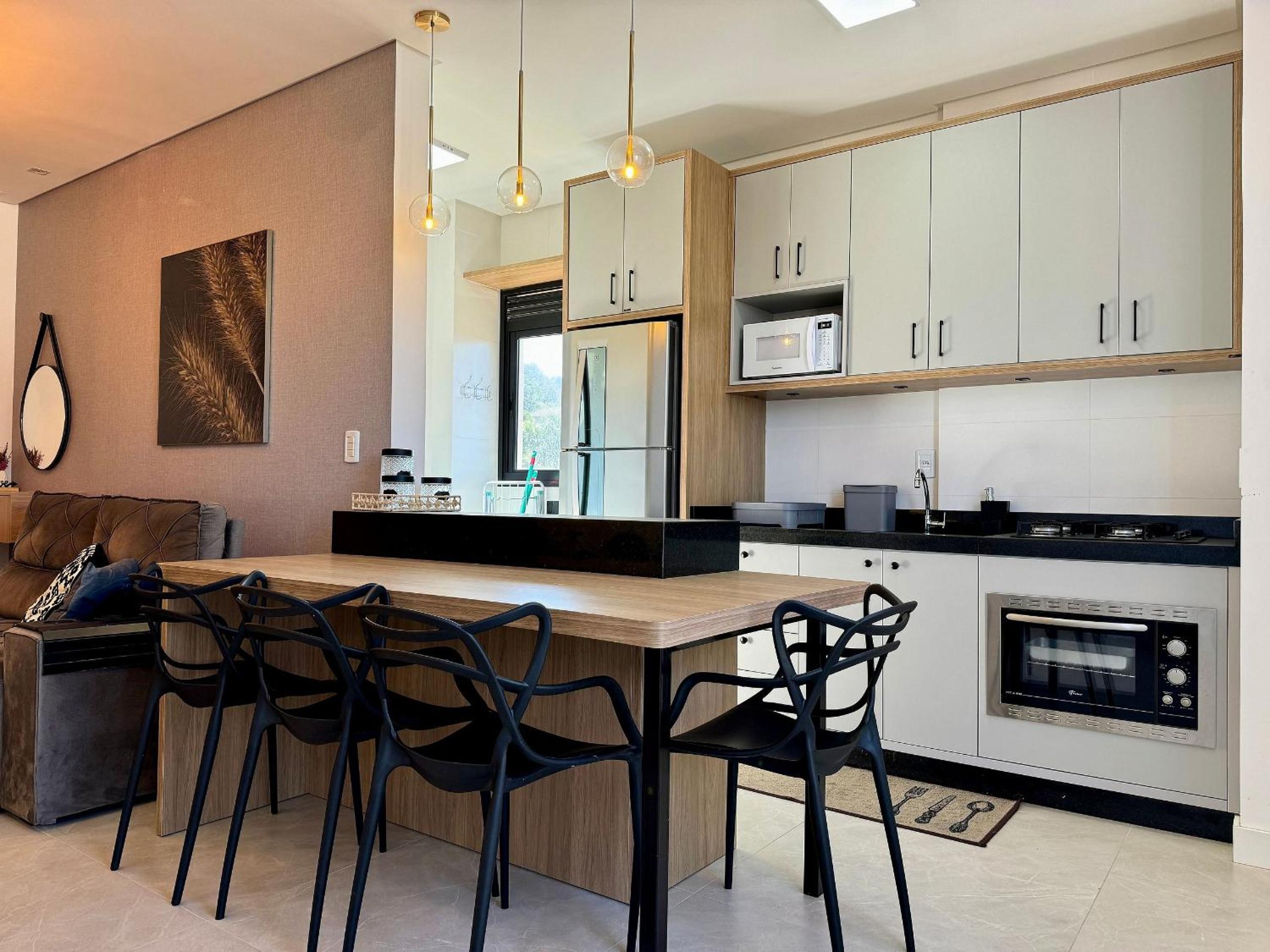 Lindo Apartamento com piscina em Bombas / SC