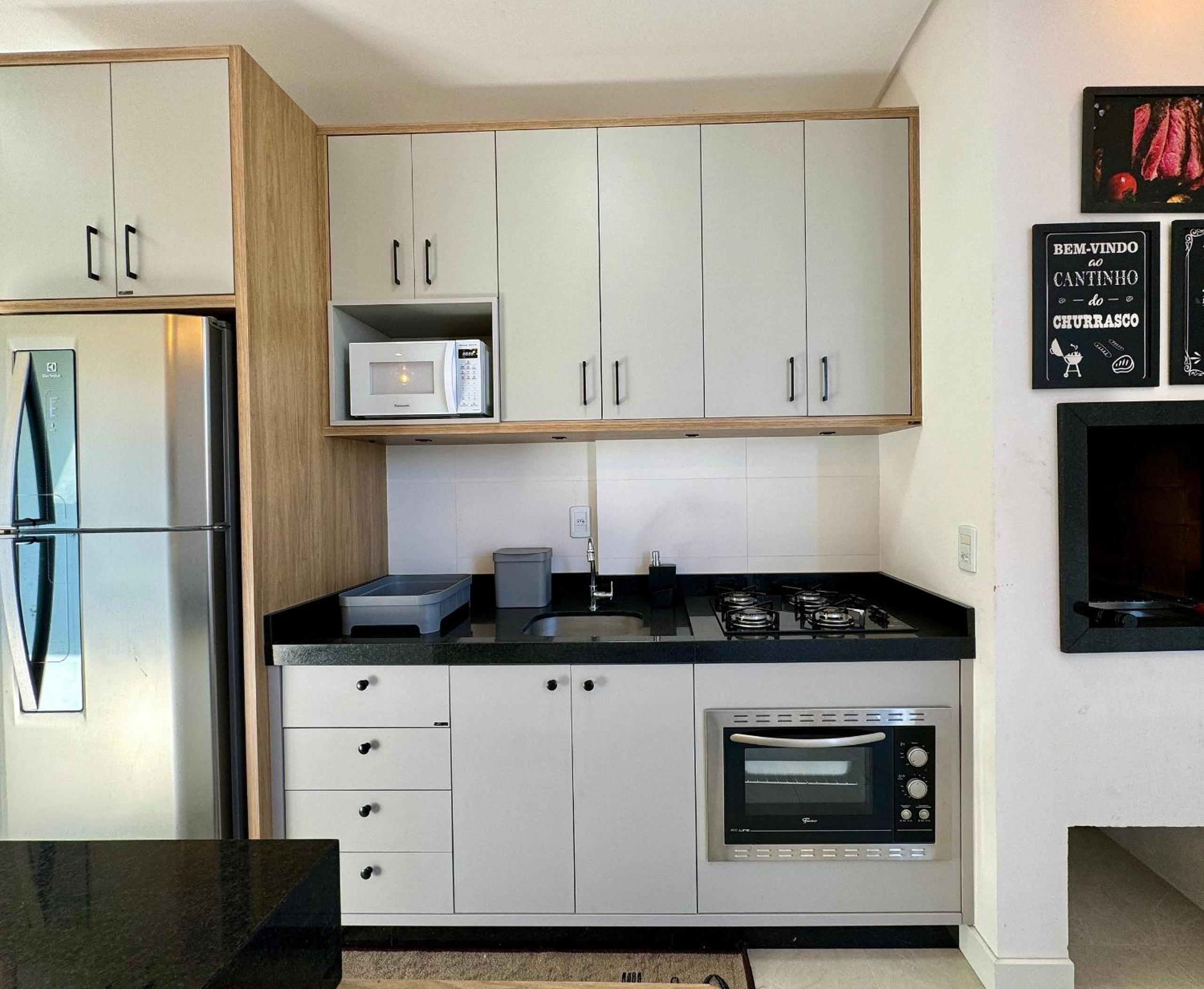 Lindo Apartamento com piscina em Bombas / SC